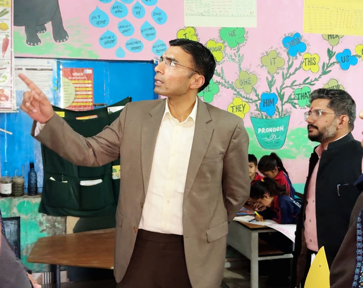 जिला प्रशासन की उन्नत sprit: सरकारी स्कूल आधुनिकता की ओर  मा० सीएम की सकारात्मक ऊर्जा से डीएम का प्रोजेक्ट उत्कर्ष हिट
