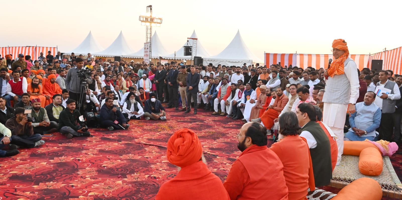 सीएम धामी हरिद्वार में एक्शन मोड में – चौपाल में सुनी समस्याएं, मौके पर दिए समाधान के आदेश