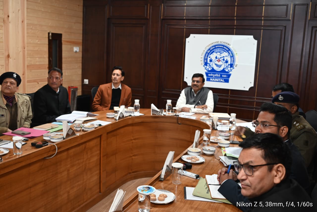 निर्माणाधीन परियोजनाओं को समय पर पूरा करें विभाग ताकि निर्माण कार्यों में लागत न बढ़े-मुख्य सचिव