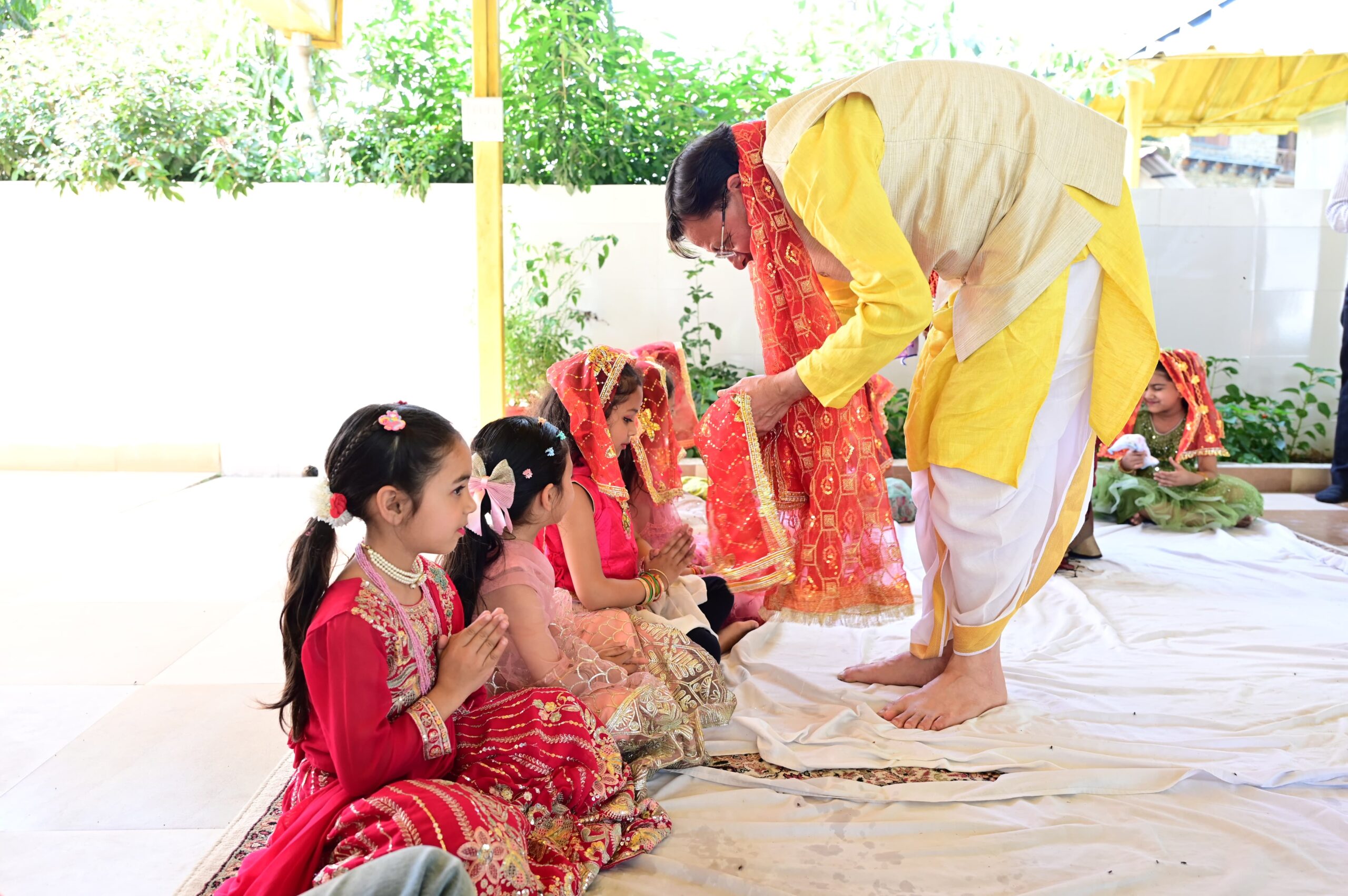 मुख्यमंत्री श्री पुष्कर सिंह धामी ने रामनवमी के पावन अवसर पर मुख्यमंत्री आवास में किया कन्या पूजन, प्रदेश की खुशहाली की कामना