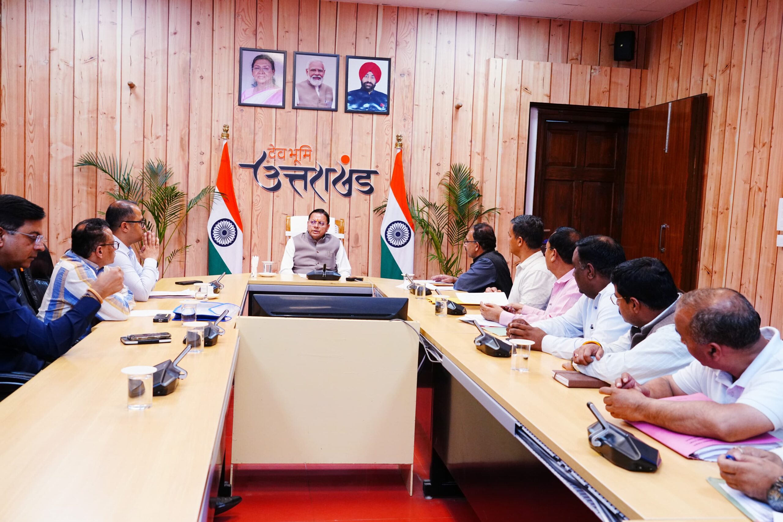 मुख्यमंत्री श्री पुष्कर सिंह धामी से उत्तराखंड डिप्लोमा इंजीनियर्स महासंघ की वार्ता, समाधान की दिशा में पहल